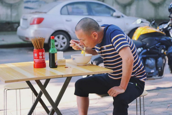 骞磋交浜哄鏃╅涓嶄笂蹇冧箣鍚庯紝鏃╅甯傚満杩樿禋閽卞悧?_11